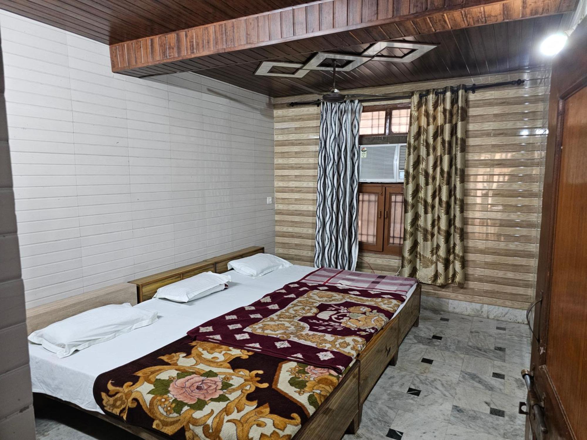 Subhadra Guest House Mathura Zimmer foto