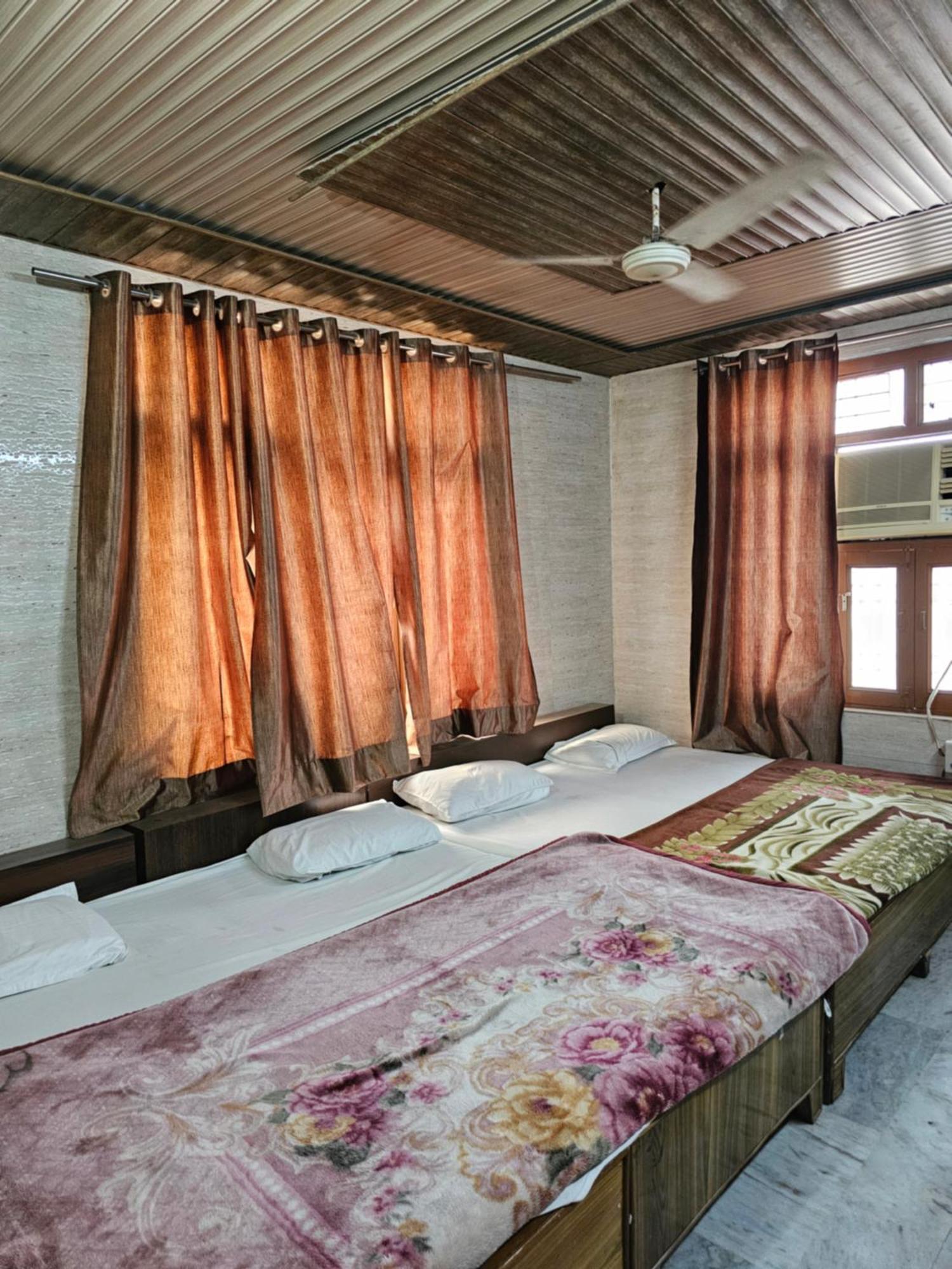 Subhadra Guest House Mathura Zimmer foto