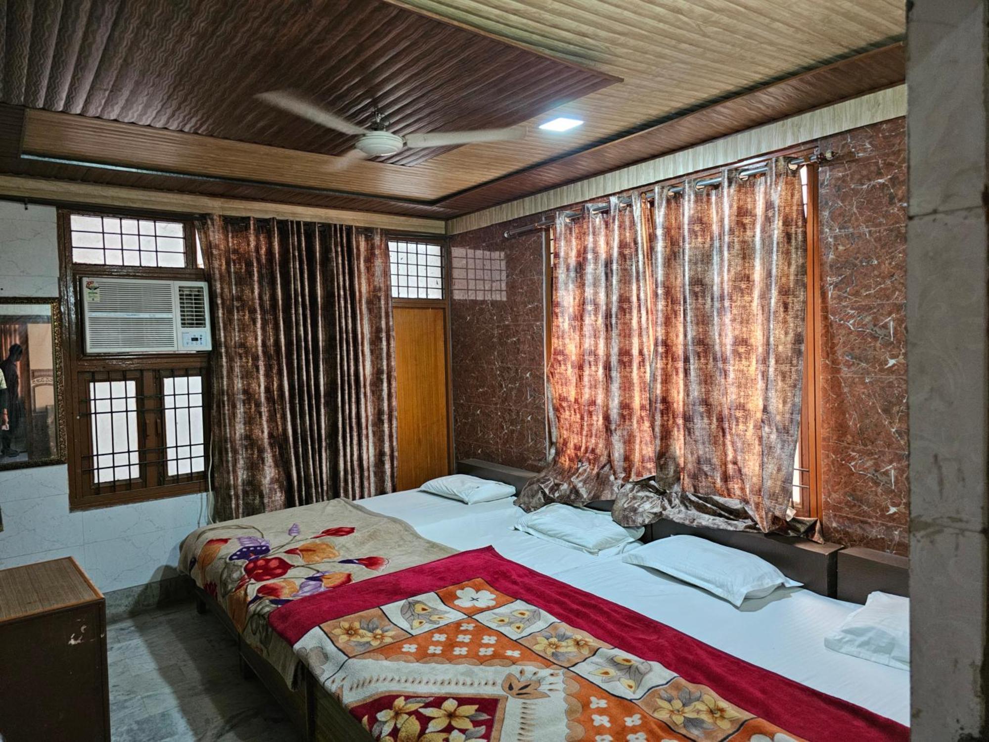 Subhadra Guest House Mathura Zimmer foto